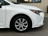 White, 2022 TOYOTA COROLLA Thumnail Image 2