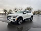 WHITE, 2021 KIA SELTOS Thumnail Image 1
