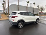 WHITE, 2021 KIA SELTOS Thumnail Image 6