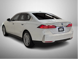 WHITE, 2025 BMW 530I/PREMIUM PACKAGE/HEADS UP DISPLAY Thumnail Image 5