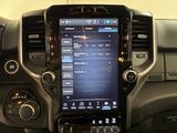 WHITE, 2024 RAM 2500 CREW CAB/SPORT EDITION/8.4" TOUCHSCREEN DISPLAY Thumnail Image 18