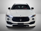 WHITE, 2022 MASERATI LEVANTE/RED INTERIOR/VENTILATED SEATS/BLACK WHEELS Thumnail Image 2