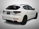 WHITE, 2022 MASERATI LEVANTE/RED INTERIOR/VENTILATED SEATS/BLACK WHEELS Thumnail Image 4