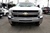 WHITE, 2009 CHEVROLET SILVERADO 2500 HD CREW CAB Thumnail Image 2
