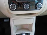 WHITE, 2012 VOLKSWAGEN TIGUAN Thumnail Image 24