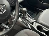 White, 2022 TOYOTA COROLLA Thumnail Image 17