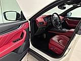 WHITE, 2022 MASERATI LEVANTE/RED INTERIOR/VENTILATED SEATS/BLACK WHEELS Thumnail Image 7