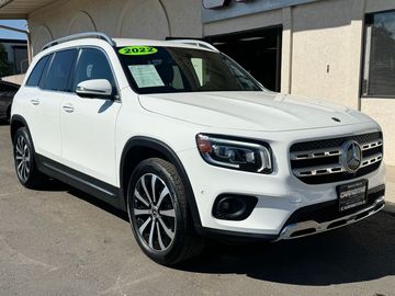 Polar White, 2022 MERCEDES-BENZ GLB Image 