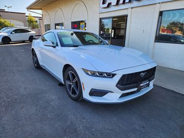 Oxford White, 2024 FORD MUSTANG Image 