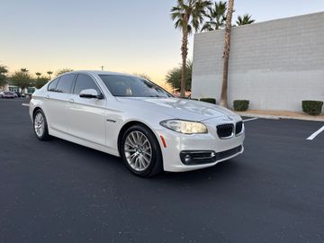 WHITE, 2014 BMW 5 SERIES Image 