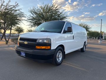 WHITE, 2018 CHEVROLET EXPRESS 3500 CARGO Image 