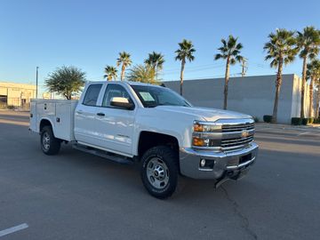 WHITE, 2016 CHEVROLET SILVERADO 2500 HD DOUBLE CAB Image 