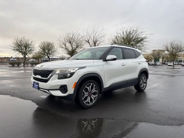 WHITE, 2021 KIA SELTOS Image 