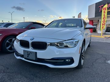 WHITE, 2018 BMW 3 SERIES Image 
