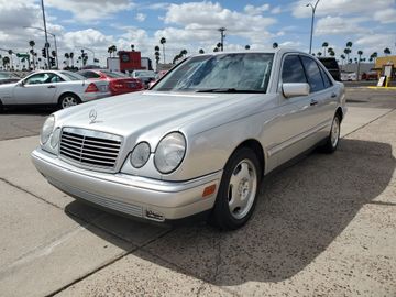 SILVER, 1997 MERCEDES-BENZ E-CLASS Image 