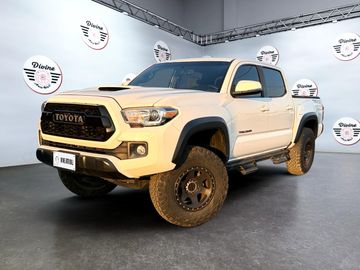WHITE, 2017 TOYOTA TACOMA Image 