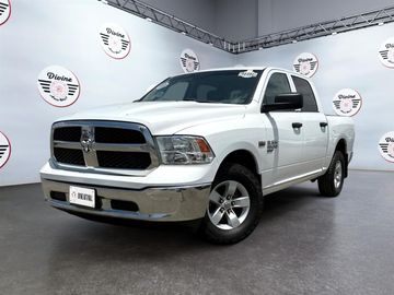 WHITE, 2019 RAM 1500 CLASSIC Image 