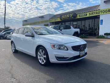 WHITE, 2016 VOLVO V60 Image 