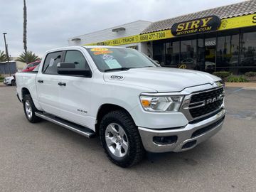 WHITE, 2023 RAM 1500 CREW CAB Image 