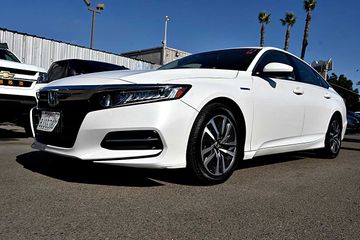 WHITE, 2019 HONDA ACCORD HYBRID Image 