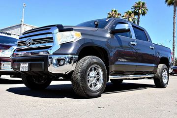 GREY, 2015 TOYOTA TUNDRA CREWMAX Image 