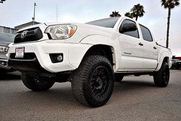 WHITE, 2014 TOYOTA TACOMA DOUBLE CAB Image 
