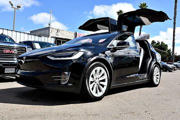 BLACK, 2018 TESLA MODEL X Image 