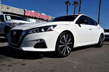 WHITE, 2021 NISSAN ALTIMA Image 
