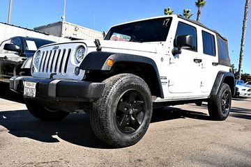 WHITE, 2017 JEEP WRANGLER UNLIMITED Image 