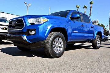 BLUE, 2018 TOYOTA TACOMA DOUBLE CAB Image 