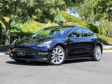 BLACK, 2018 TESLA MODEL 3 Image