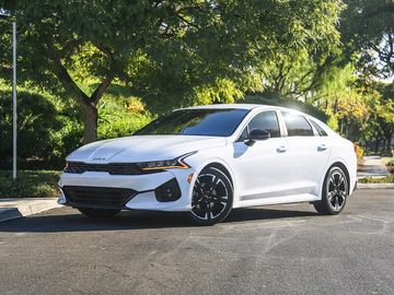 2022 KIA K5 Image 