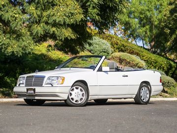 1995 MERCEDES-BENZ E-CLASS Image 