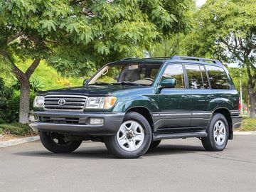 2003 TOYOTA LAND CRUISER Image 