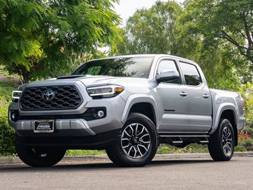 SILVER, 2022 TOYOTA TACOMA Image 