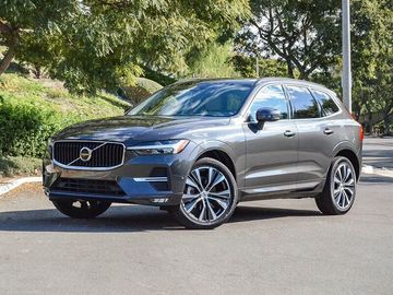 GRAY, 2022 VOLVO XC60 Image 