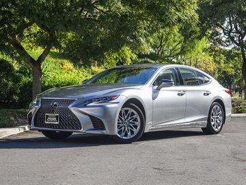 2018 LEXUS LS 500 Image 