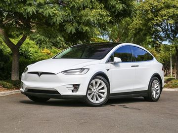 WHITE, 2016 TESLA MODEL X Image 