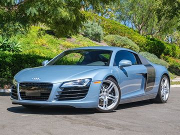BLUE, 2011 AUDI R8 Image 