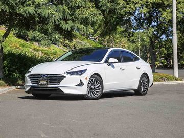 WHITE, 2021 HYUNDAI SONATA HYBRID Image 