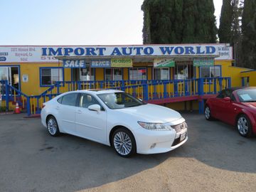 P. WHITE, 2013 LEXUS ES Image 