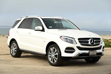 WHITE, 2017 MERCEDES-BENZ GLE Image 