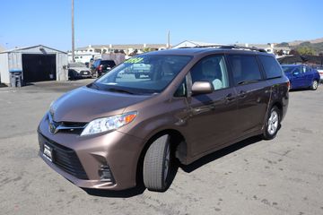 2019 TOYOTA SIENNA Image 