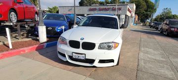 WHITE, 2010 BMW 1 SERIES Image 