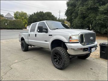SILVER, 2005 FORD F250 SUPER DUTY CREW CAB Image 