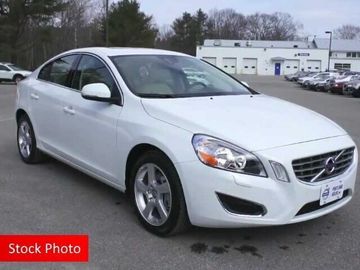 WHITE, 2013 VOLVO S60 Image 