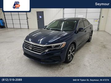 BLUE, 2021 VOLKSWAGEN PASSAT Image 