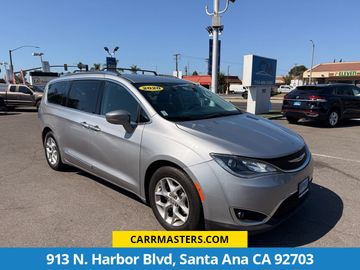 2020 CHRYSLER PACIFICA for sale in SANTA ANA