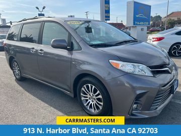 2018 TOYOTA SIENNA Image 