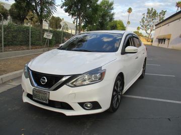 WHITE, 2018 NISSAN SENTRA Image 